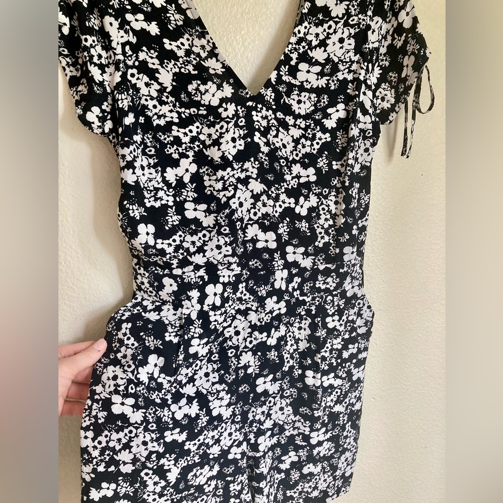 Express Romper - Picture 2 of 12